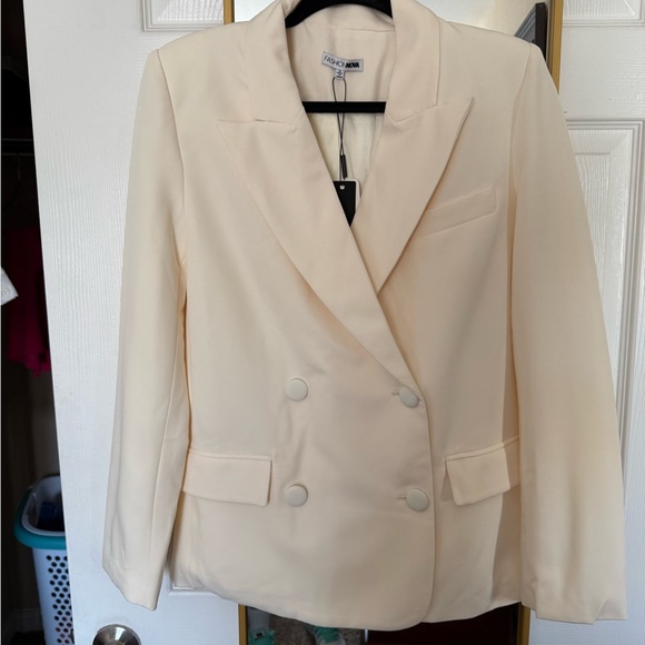 Fashion Nova Cream Dasia Blazer Cream | Small - Picture 6 of 9